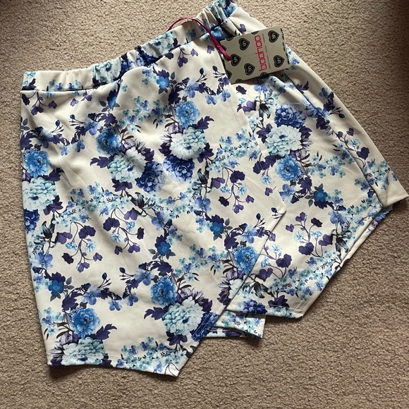 Boohoo Skort - Picture 1 of 4